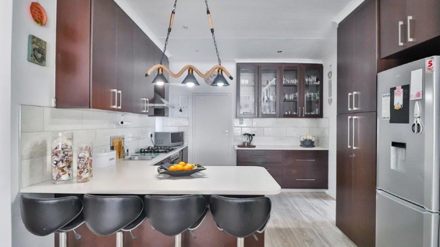 3 Bedroom Property for Sale in Bayview Western Cape